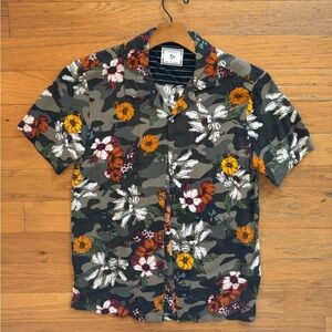 Men’s Denim & Flower Casual Short Sleeve Button Shirt - Size Small
